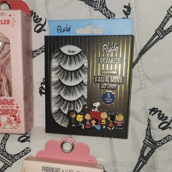 NWT Peanuts Themed Beauty Set - Picture 5 of 5